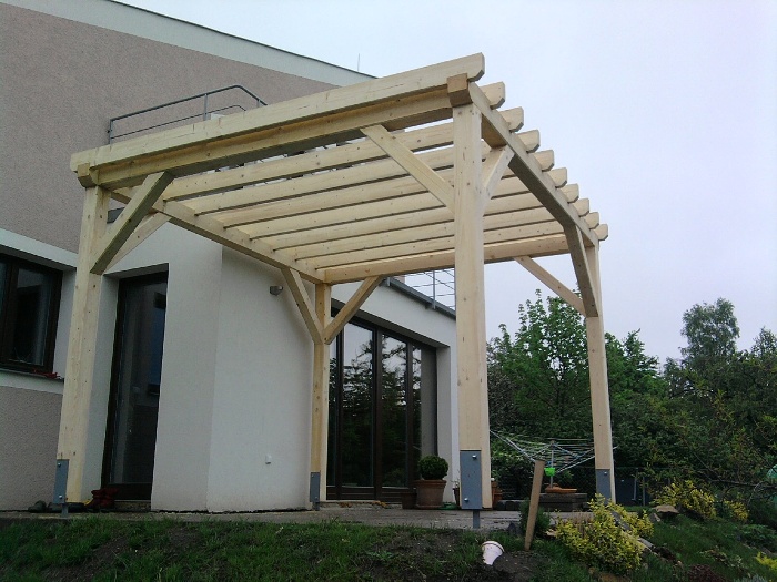 Dřevěná pergola